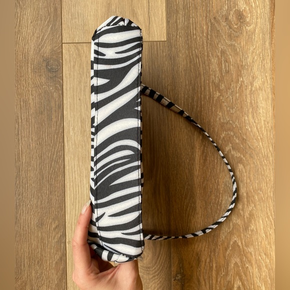 Zebra Print Purse - Picture 5 of 6